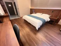 โรงแรมแกรนด์ โปเม แซนดอน โรงแรมในป่อมี