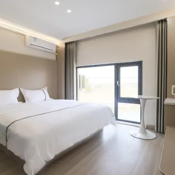 Waterfront Garden Zhixiang Hotel (Nanjing Lukou International Airport) Hotels near Lukou Intl. Airport