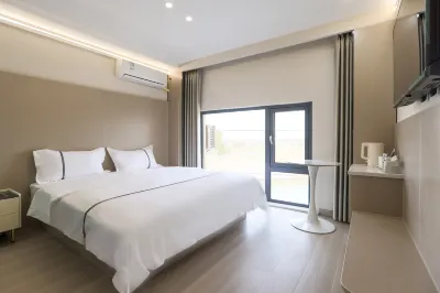Waterfront Garden Zhixiang Hotel (Nanjing Lukou International Airport) Hotels in Lukou International Airport