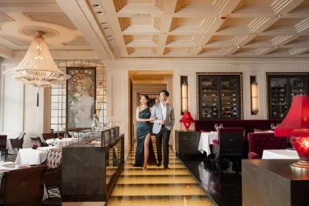 Four Seasons Hotel Hong Kong