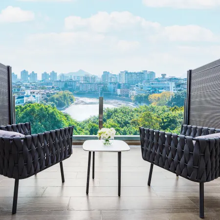 LiCLOUDS HOTEL (Guilin Two Rivers and Four Lakes Xiangshan Park) Hotels in Guilin