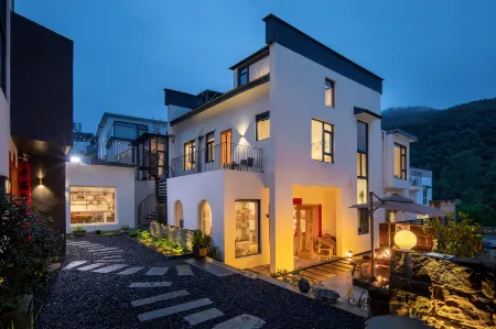 Mountain View Designer Holiday Micro Hotel (Tangkou South Gate, Huangshan Scenic Area)