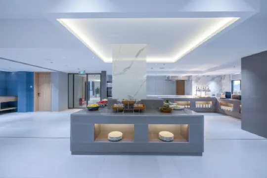 Zhenjiang station Victoria City Hotel