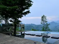 Mountain Moonlight Private Hot Spring Homestay (Dujiangyan) Hotels near Qingyun Village - Campsite