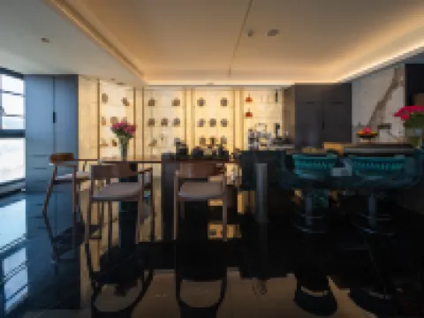 曼瑟維拉·地標高空江景酒店（西雙版納景洪潑水廣場江邊夜市店）