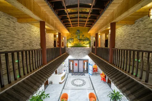 Colorful Danxia  Chenye Hotel فنادق في لين دزه