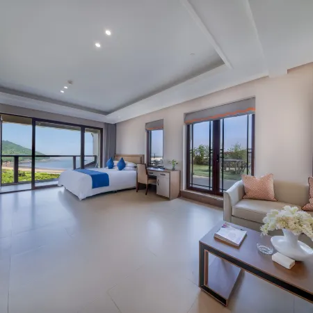 Senya S Intelligent Seaview Resort Hotel (Greentown Dongsha Resort)