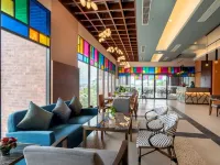 Arena Premier Hotel โรงแรมในเซอเริมบัน