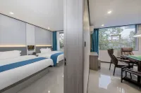 Huaihua Blue Maple Hotel (Sports Center Hunan Medical College Branch)