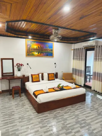Luang Prabang Oudomlith Villa & Travel センソウカラム 寺院周辺のホテル