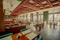 Shigatse Summer Palace Healing Hotel - Breakfast