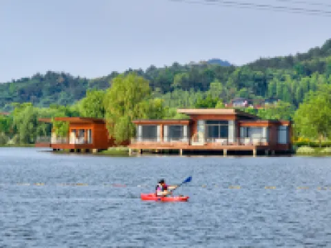 Mogan Mountain Senbo nature park&resort Hoteles en Deqing