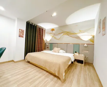 Yingfei Hotel (Sihui Longcheng) Hotels near Zijin Square