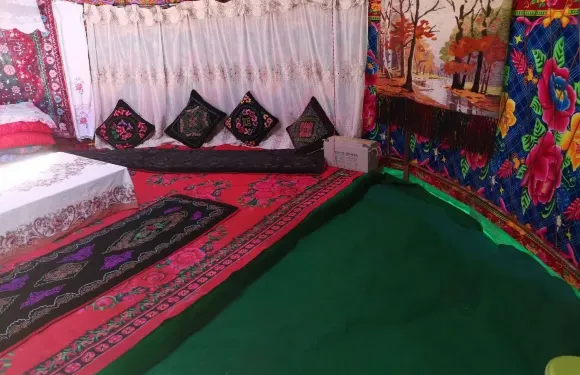 賽里木湖查汗湖民宿