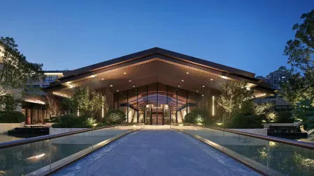 Yantai Puyuan  Hotel Отели рядом с достопримечательностью «Yantai Natural Museum»