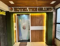 Hotel The Grand Near Maninagar Railway Station Ahmedabad Hotel di Malarpura