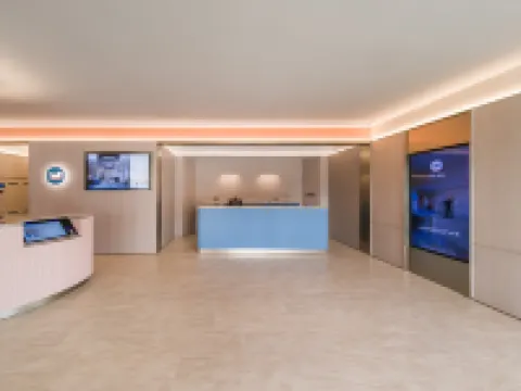 HanTing Hotel (Xiangyang Gucheng Yufeng Century Plaza) Hotels in Gucheng