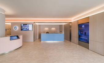 HanTing Hotel (Xiangyang Gucheng Yufeng Shijiguangchang)