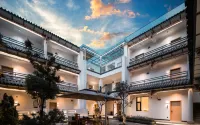 Dali Blue Mountain Hotel (Dali Ancient City South Gate)