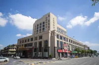 Golden Seagull Hotel