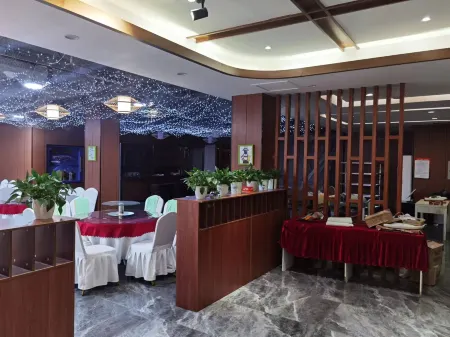 Youyi Hotel Отели рядом с достопримечательностью «Changbai Mountain Vocational and Technical College»