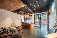 Jinan Manting Light House Hotel(Shandong houlou Impression City)
