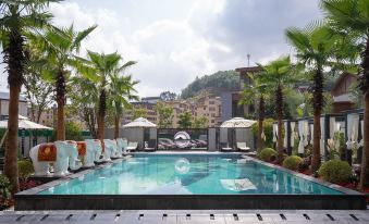 Chuxiong Purple Moon Bay Hot Spring Garden Hotel