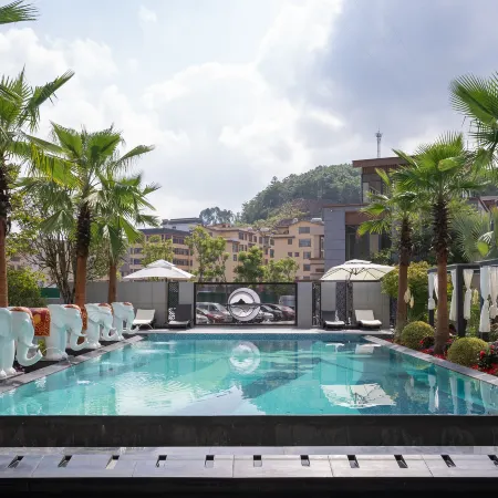 Chuxiong Purple Moon Bay Hot Spring Garden Hotel Отели в г. Чусион