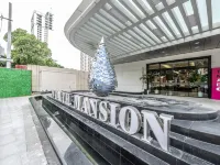 Wealth Mansion Suite River View by Soben Hotels near Wat Kean Kleang