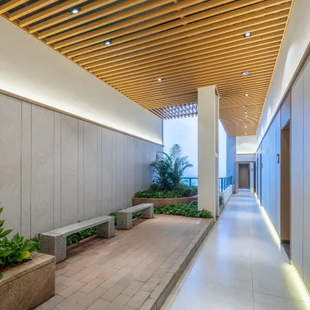 LiangZhi Huipin Hotel (Haikou Xiuying Exhibition Center)