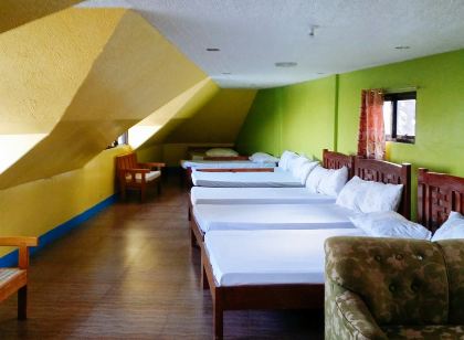 RedDoorz Hostel @ Baguio Tourist Cabin