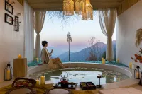 Anji Peak · Jiumu Cloud Town Cliffside Pool Resort Homestay - น้ำพุร้อน