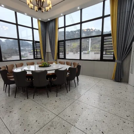 Gulin Hongtu Hotel
