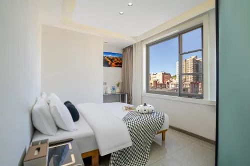 Jiuxi · Scandinavia Audiovisual Boutique Stay (Cuihu Nanping Pedestrian Street)