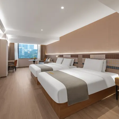 Homeinn Plus Hotel (Chongqing Lianglukou Subway Station) Отели рядом с достопримечательностью «Стадион «Датяньвань»»