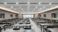 Leman Hotel (Harbin Shida Night Market Hexing Subway Station)
