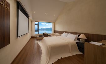 Lugu Lake Sunshine Boutique Hotel