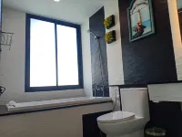 Boat House Boutique Riverside Hotel di Bang Len