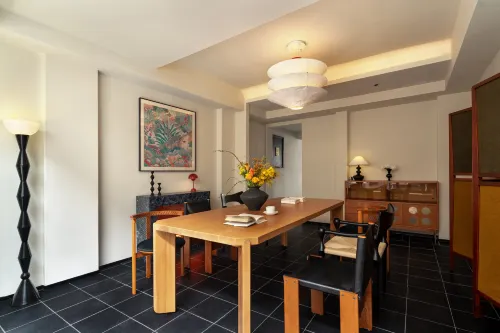 The Nest 1219(West Street)