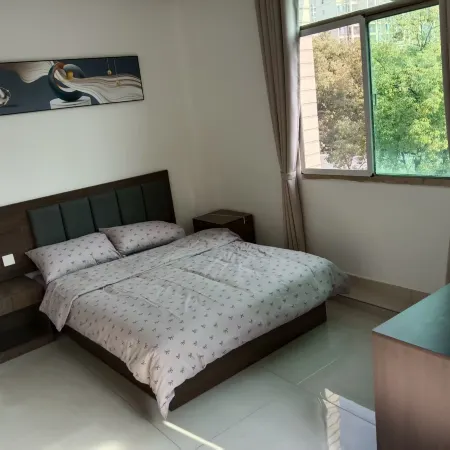 Jiayue Guest House (MixC Liangwan Subway Station)
