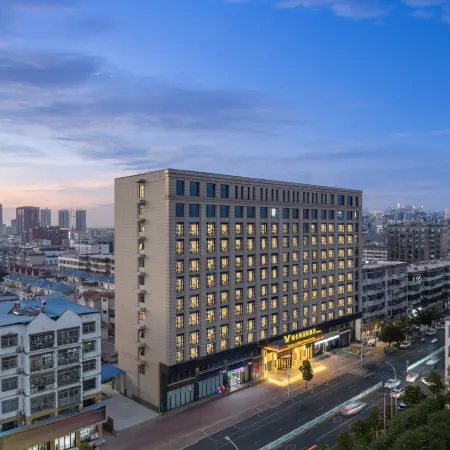 Vienna International Hotel (Huangchuan Xiyalibao)