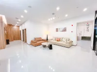 Yujian Zhixuan Hotel (Dujiangyan High-Speed Rail Station Sunac Park)