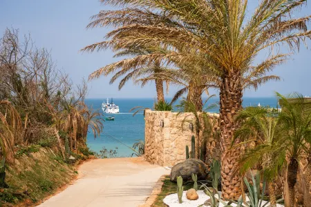 YU JIAN HOTEL Отели рядом с достопримечательностью «Weizhou Island»