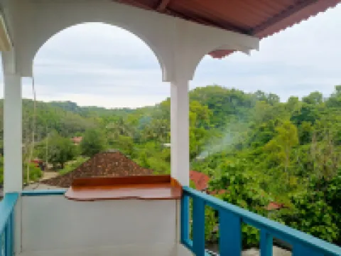 Aloha Beach House Hoteles en Tepus