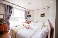 Thanh Do Hotel Hotels near Lam Vien Square