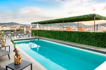 Splendid Hotel & Spa Nice Отели рядом с достопримечательностью «Университет Кот д'Азур - Кампус Тротаба»