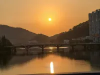 Jiayue Hotel - Mountain view