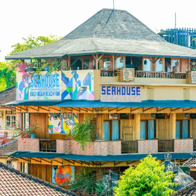Seahouse Bali Indah Beach Inn Отели рядом с достопримечательностью «Памятник Граунд Зеро»