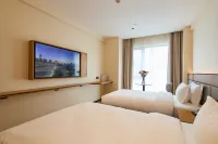 Urba S Hotel (Xi'an Xianyang International Airport Branch) Hotels near Xianyang Indoor Stadium