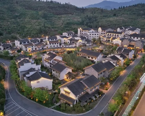 Wugong Mountain Taoyuan Mountain Residence Hotel (Wugong Mountain Tourist Center) فنادق في لوشي